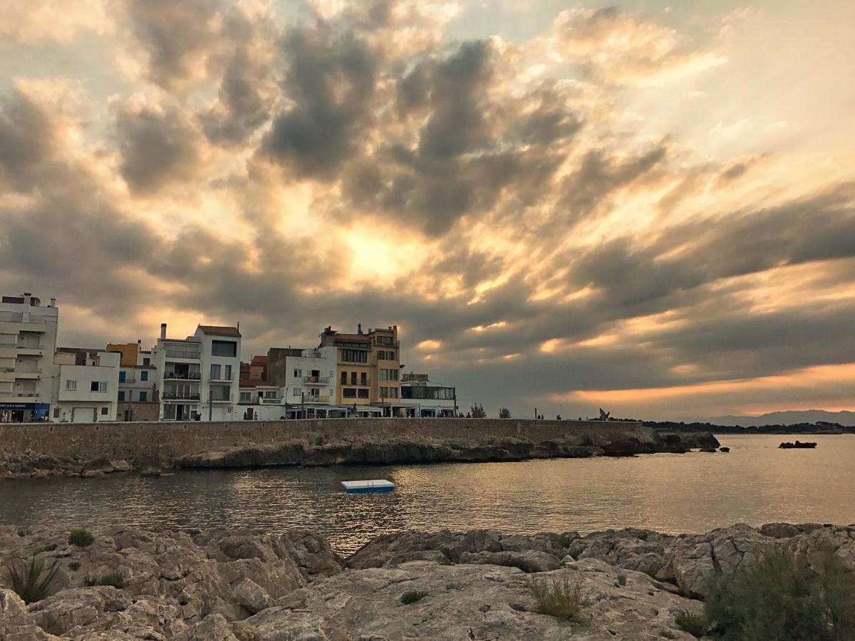 Lluisalbert L' Escala Kültér fotó